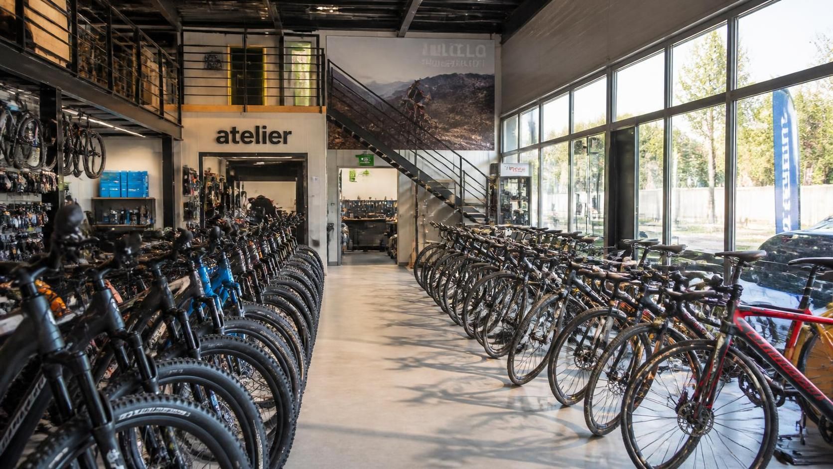 découvrez ayme cycles 84, le magasin de référence pour tous les passionnés de vélo dans le vaucluse. une large sélection de vélos, accessoires et services pour satisfaire toutes vos envies.