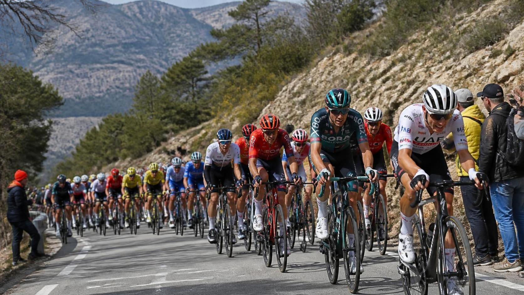 découvrez les enjeux et les espoirs du tour de catalogne 2026, une course emblématique du cyclisme riche en défis et en passion.